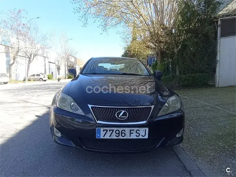 Usado Lexus IS220d Luxury Line 177 CV (130 kW) 2006 Azul Berlina
