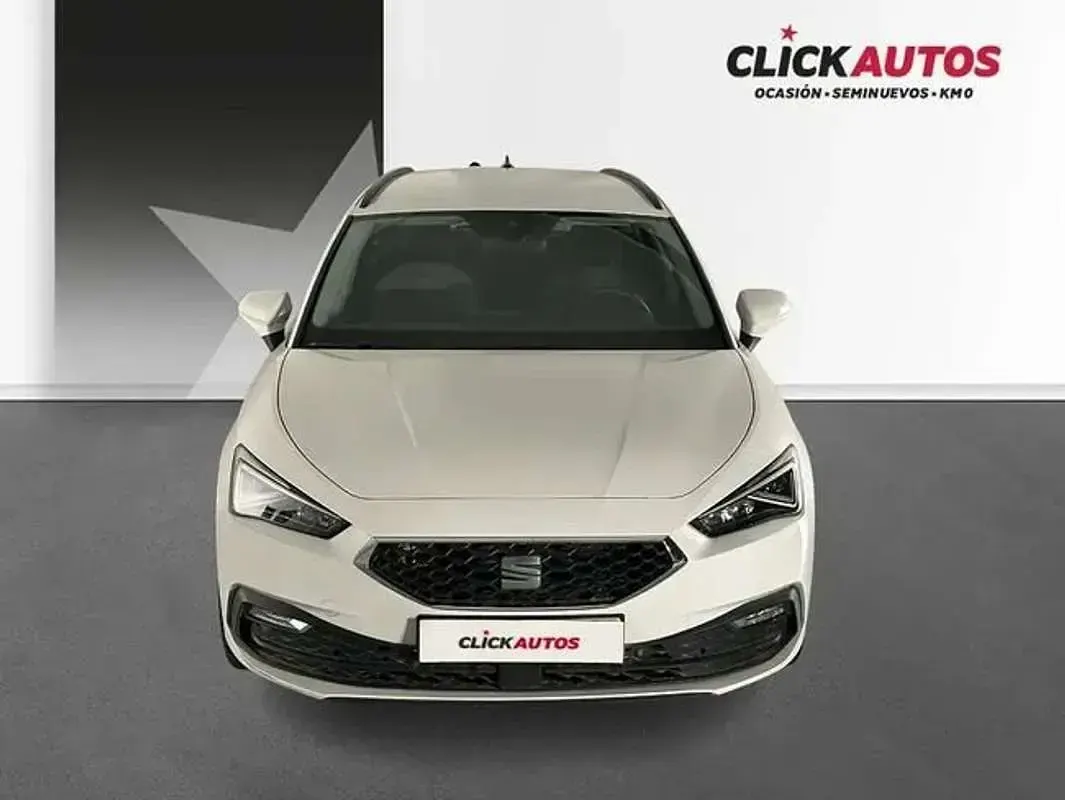 Usado Seat Leon Style 150 CV (110 kW) 2024 Blanco Familiar