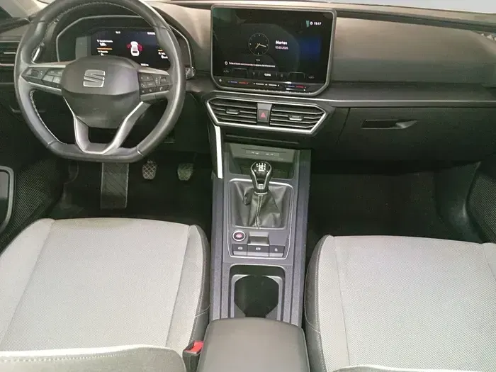 Usado Seat Leon Style 116 CV (85 kW) 2025 Negro