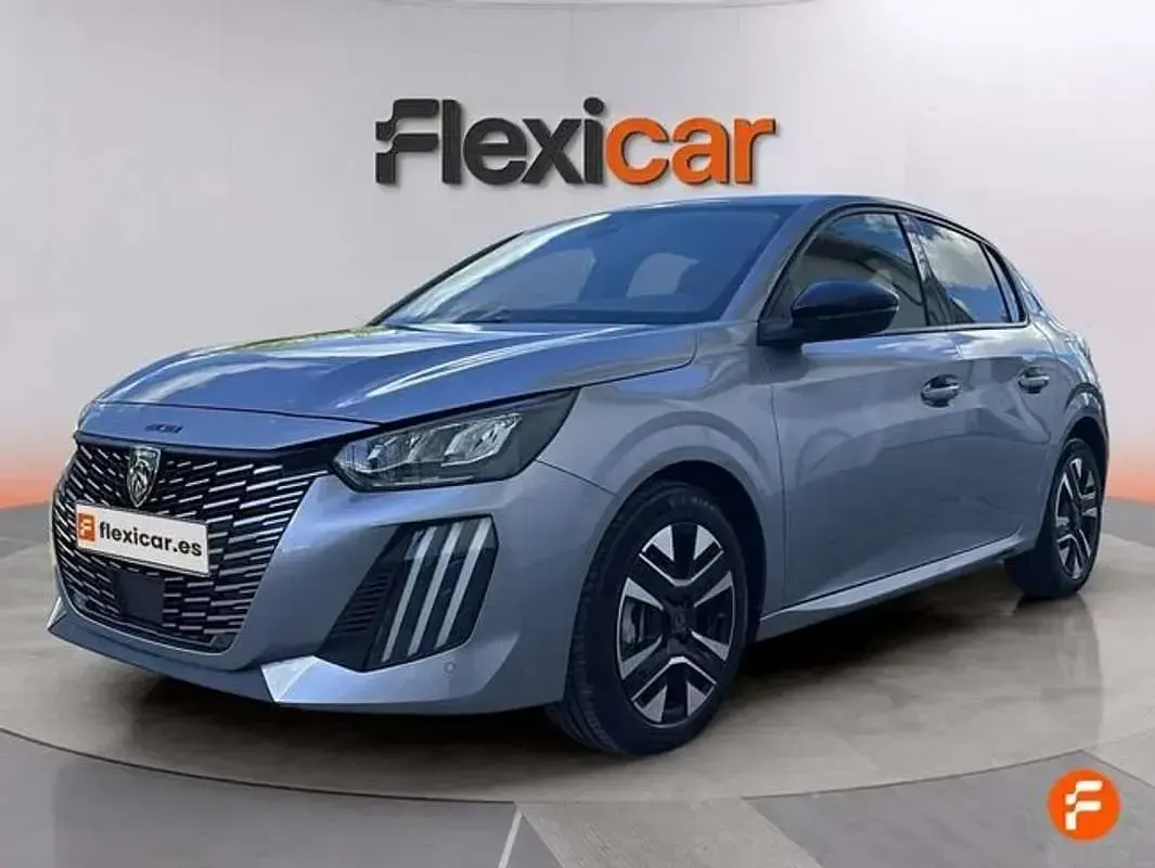 Usado Peugeot 208 Allure 101 CV (74 kW) 2025 Gris Utilitario