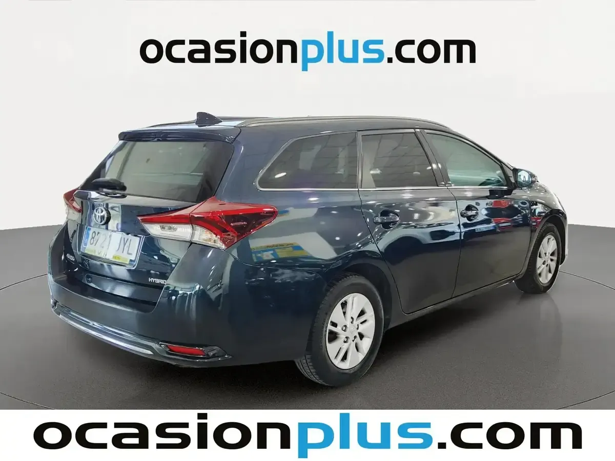 Usado Toyota Auris Hybrid Active 136 CV (100 kW) 2017 Gris Familiar