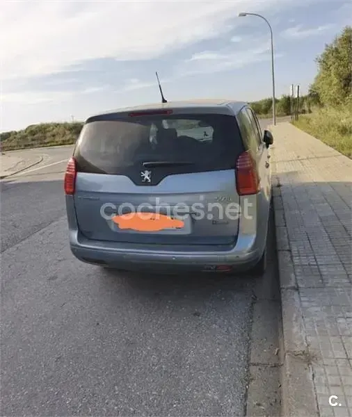 Usado Peugeot 5008 Business-Line 112 CV (82 kW) 2009 Azul Monovolumen