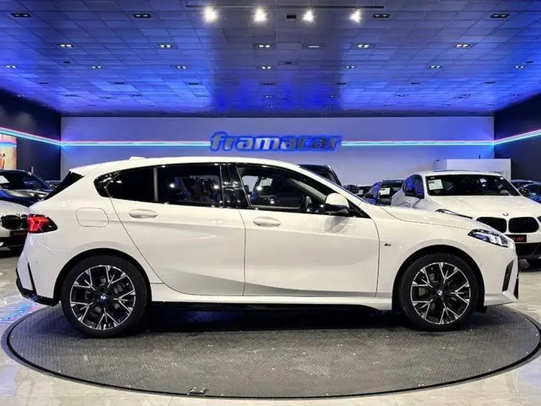 Usado BMW 116 Sport Line 163 CV (119 kW) 2025 Blanco Utilitario