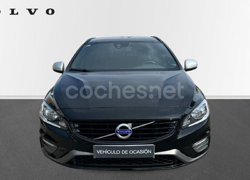 Usado Volvo V60 R-Design Momentum 120 CV (88 kW) 2017 Negro Familiar