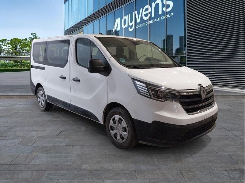 Usado Renault Trafic 110 CV (80 kW) 2024 Blanco Monovolumen