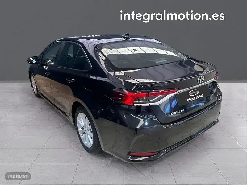 Usado Toyota Corolla Active 125 CV (91 kW) 2023 Negro Berlina