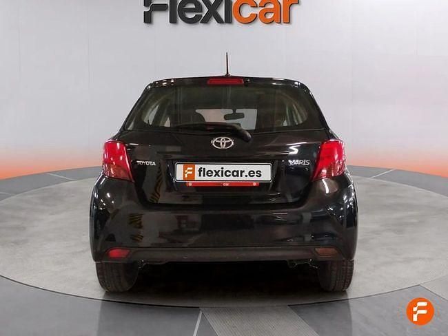 Usado Toyota Yaris Active 69 CV (50 kW) 2016 Negro Berlina
