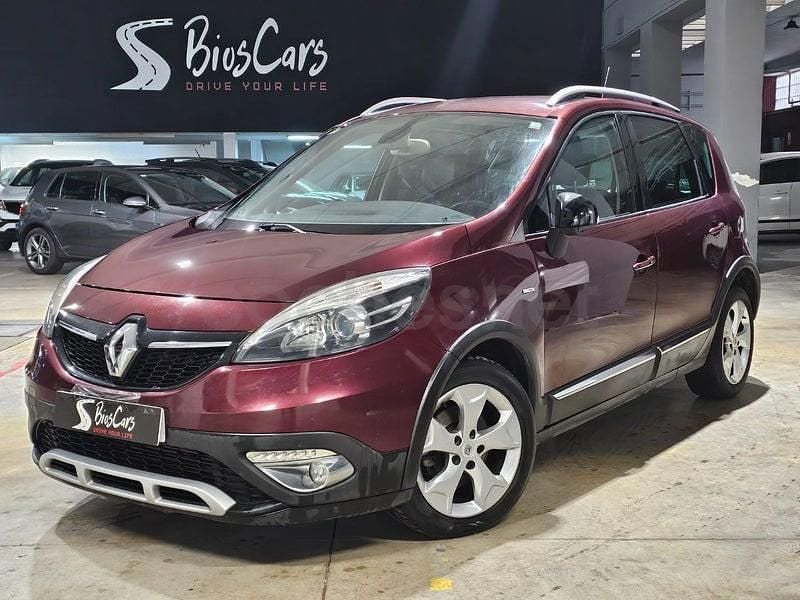 Usado Renault Scénic III Bose Edition 110 CV (80 kW) 2013 Granate Monovolumen