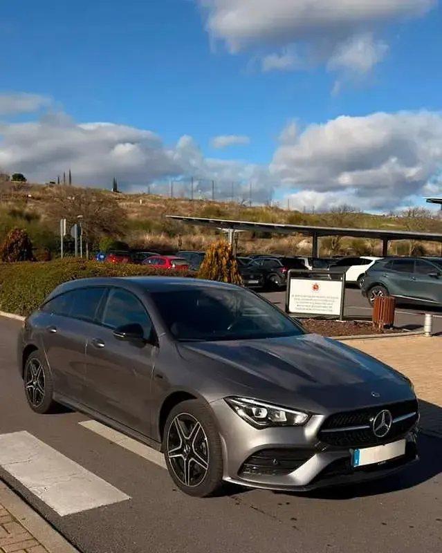 Usado Mercedes CLA250e Shooting Brake 218 CV (160 kW) 2020 Gris Familiar