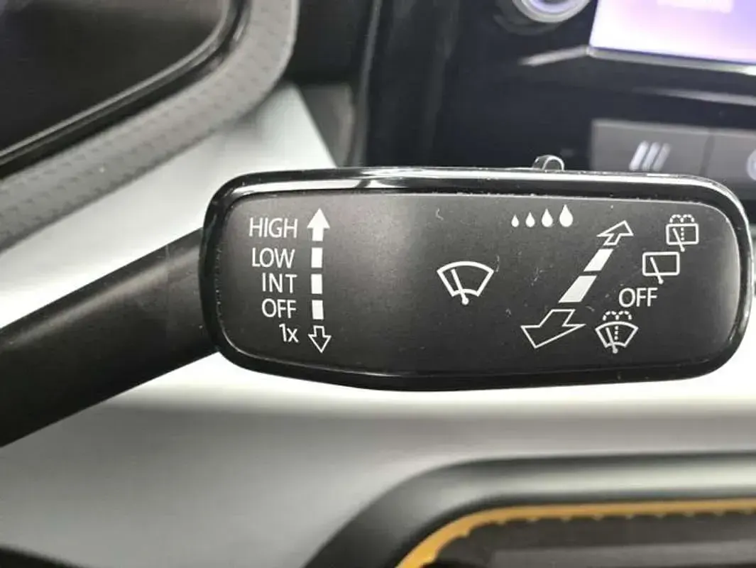 Usado Seat Ibiza Style 116 CV (85 kW) 2023 Gris / plata Berlina