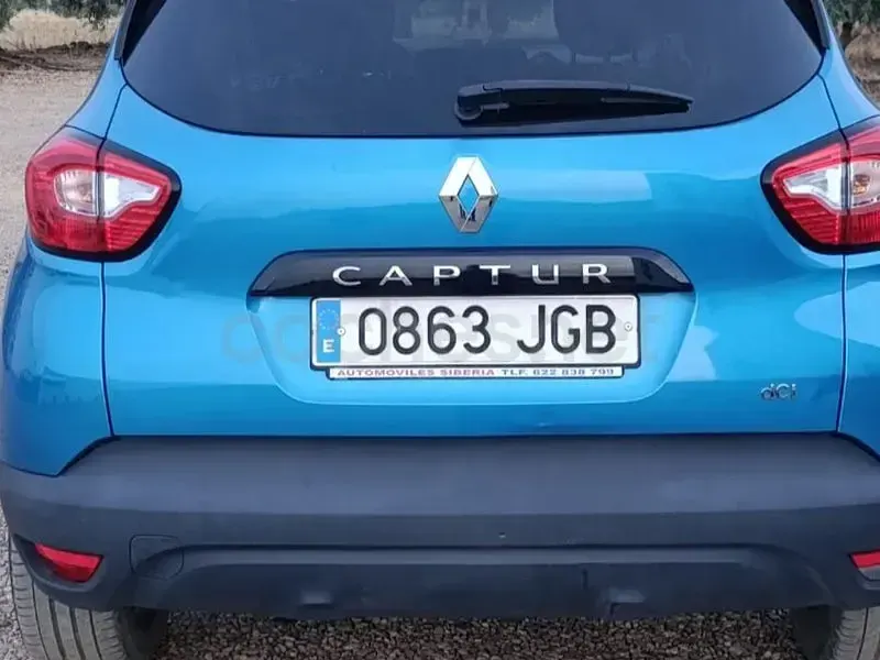Usado Renault Captur Zen 90 CV (66 kW) 2016 Azul SUV