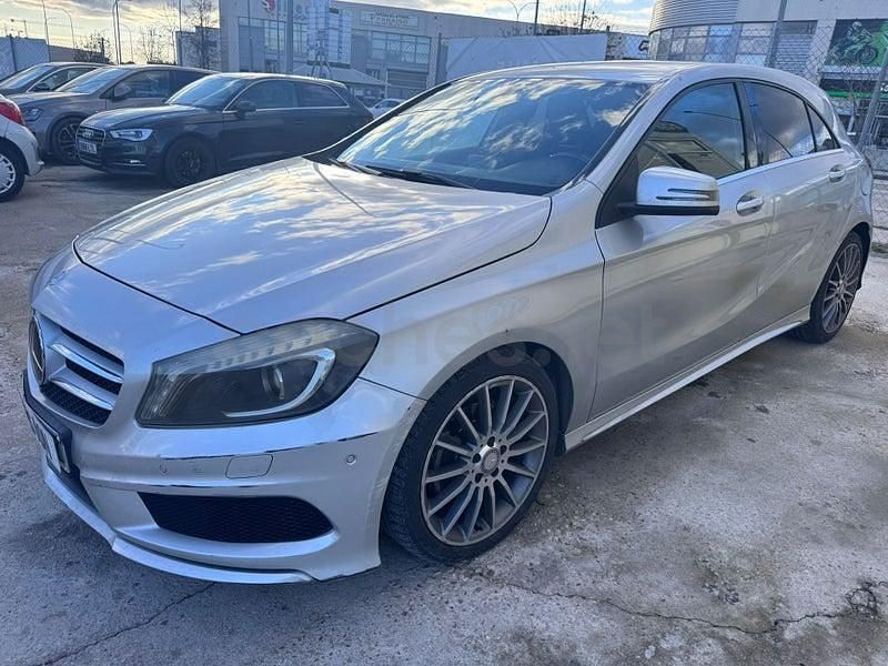 Usado Mercedes A200 AMG line 136 CV (100 kW) 2013 Gris / plata Berlina
