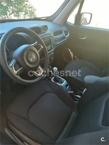 Usado Jeep Renegade Sport 120 CV (88 kW) 2019 Rojo SUV