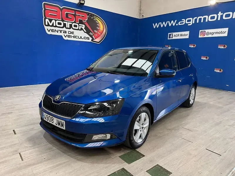 Usado Skoda Fabia Active 75 CV (55 kW) 2016 Azul Berlina