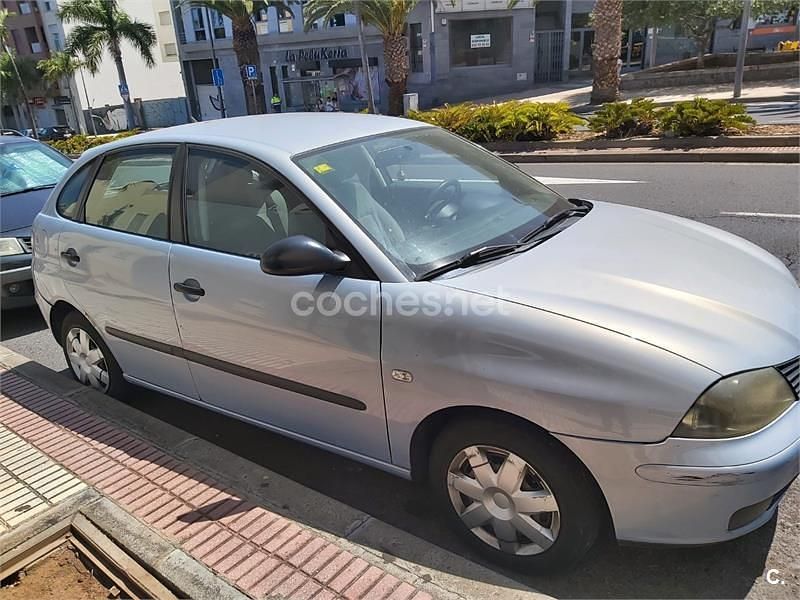 Usado Seat Ibiza 75 CV (55 kW) 2003 Gris / plata Utilitario