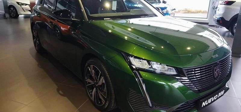 Usado Peugeot 308 Allure 131 CV (96 kW) 2023 Kjr vert olivine Berlina