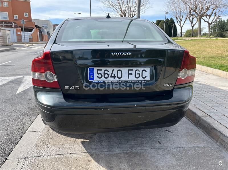 Usado Volvo S40 Momentum 136 CV (100 kW) 2006 Verde Berlina