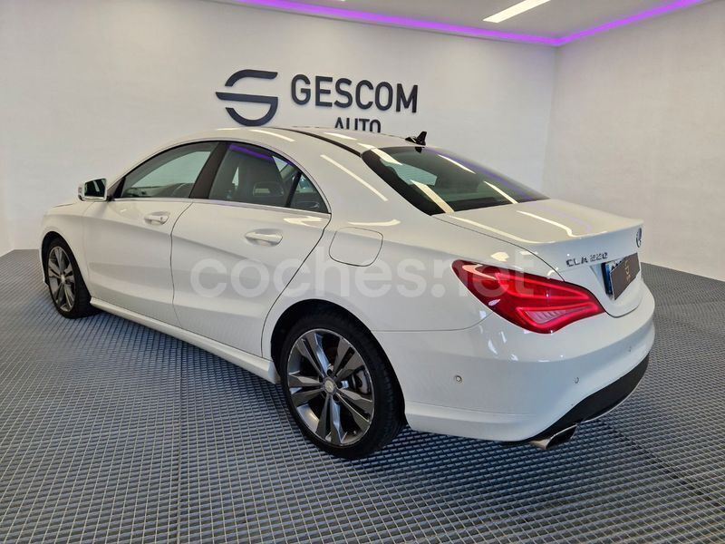 Usado Mercedes CLA220 177 CV (130 kW) 2015 Blanco Berlina