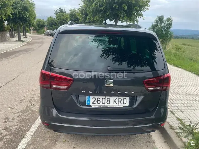 Usado Seat Alhambra Style 150 CV (110 kW) 2018 Negro Monovolumen