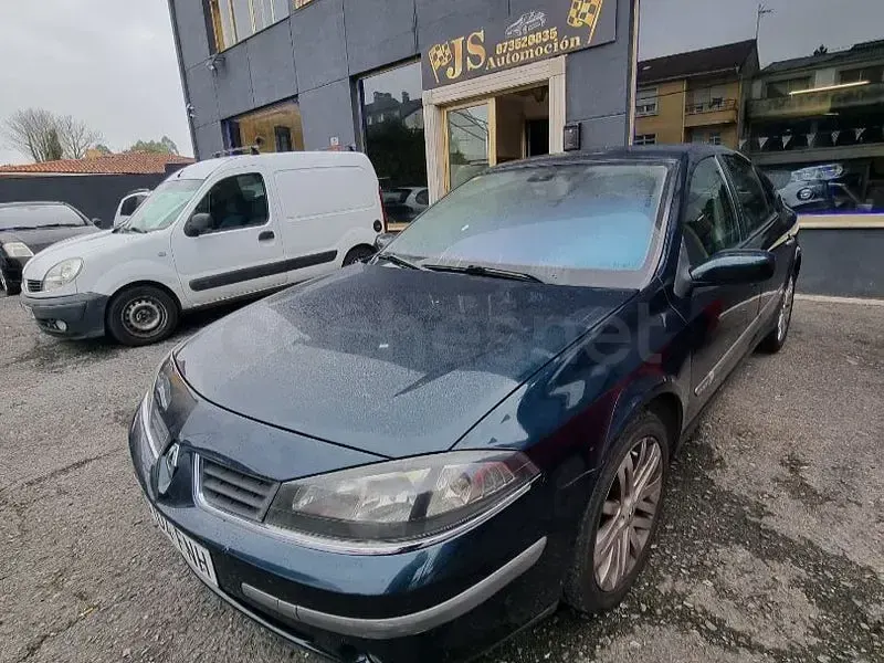 Usado Renault Laguna III Dynamique 130 CV (95 kW) 2007 Verde Berlina