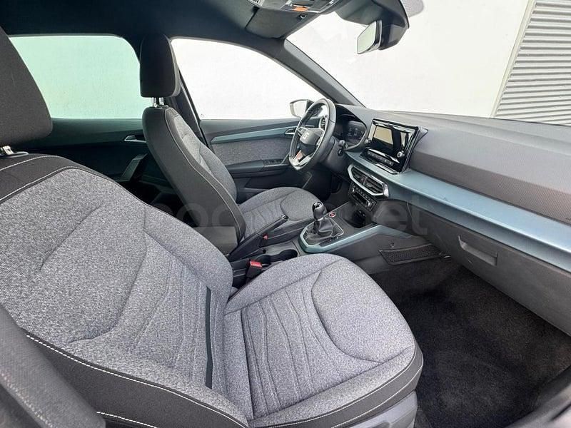 Usado Seat Arona Xperience 115 CV (84 kW) 2025 Gris SUV