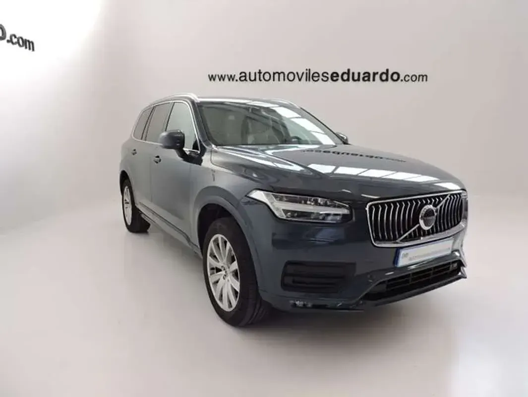 Usado Volvo XC90 Momentum 235 CV (172 kW) 2020 Azul SUV