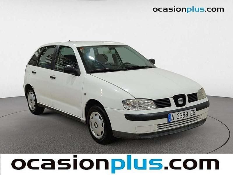 Usado Seat Ibiza Stella 60 CV (44 kW) 2000 Blanco Utilitario