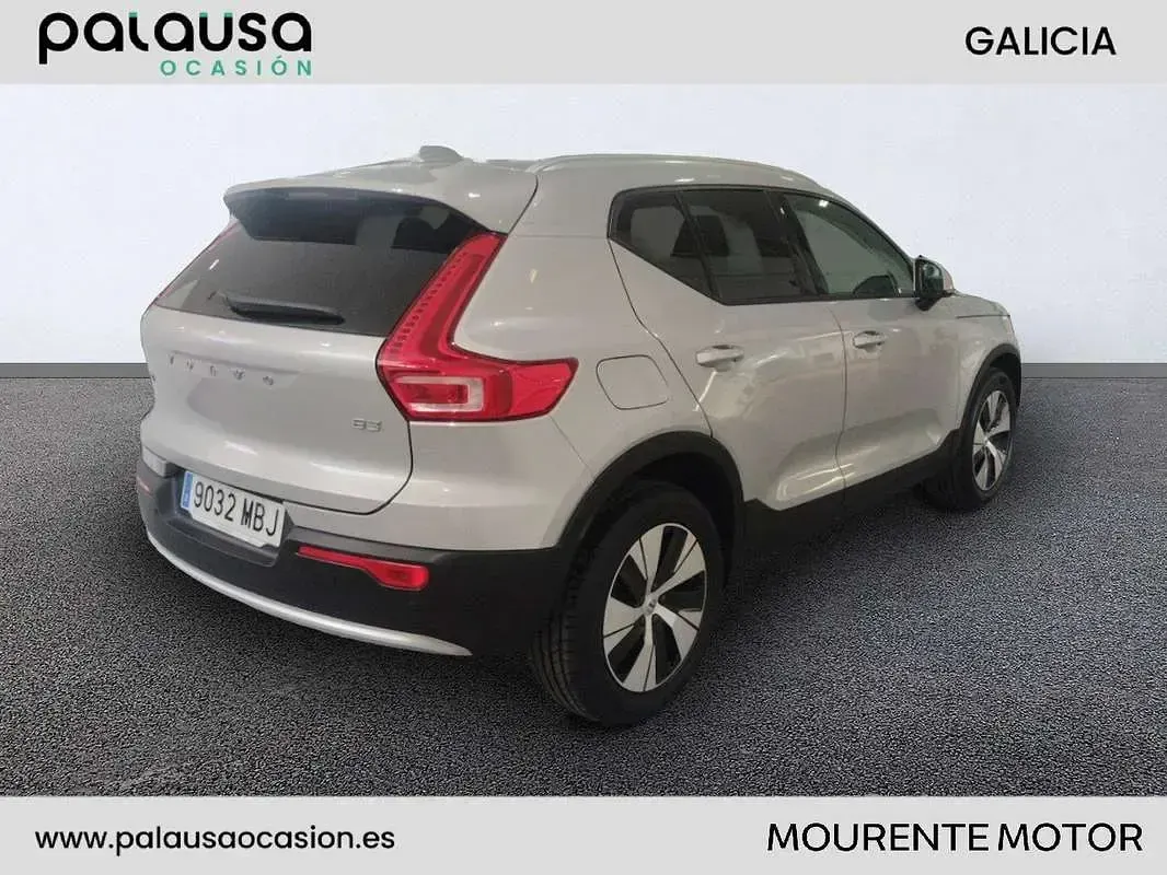 Usado Volvo XC40 Core 163 HP (119 kW) 2022 Prateado SUV