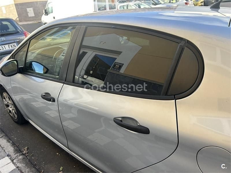 Usado Peugeot 208 Access 82 CV (60 kW) 2016 Gris / plata Utilitario