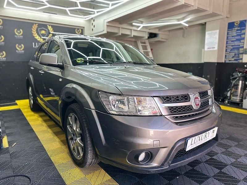 Usado Fiat Freemont Urban 170 CV (125 kW) 2013 Gris / plata SUV