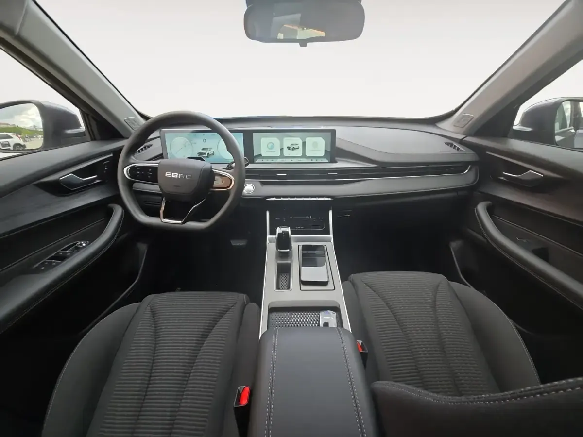 Nuevo Ebro s400 211 CV (155 kW) 2025 Gris/plata SUV