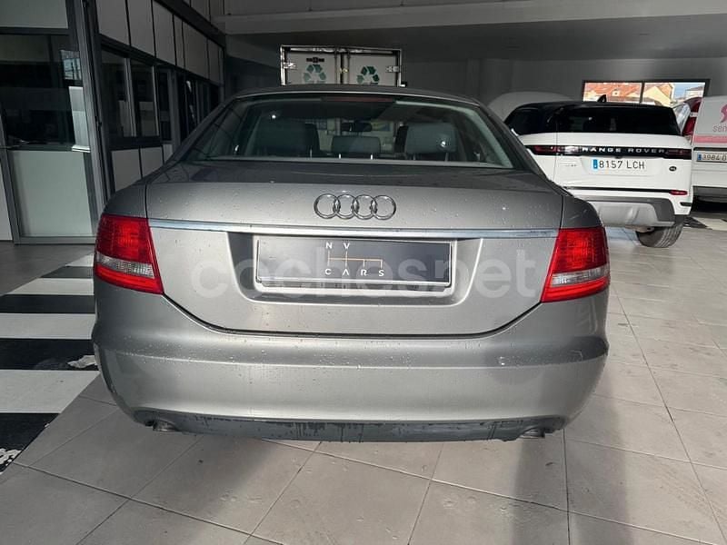 Usado Audi A6 140 CV (102 kW) 2005 Gris / plata Berlina
