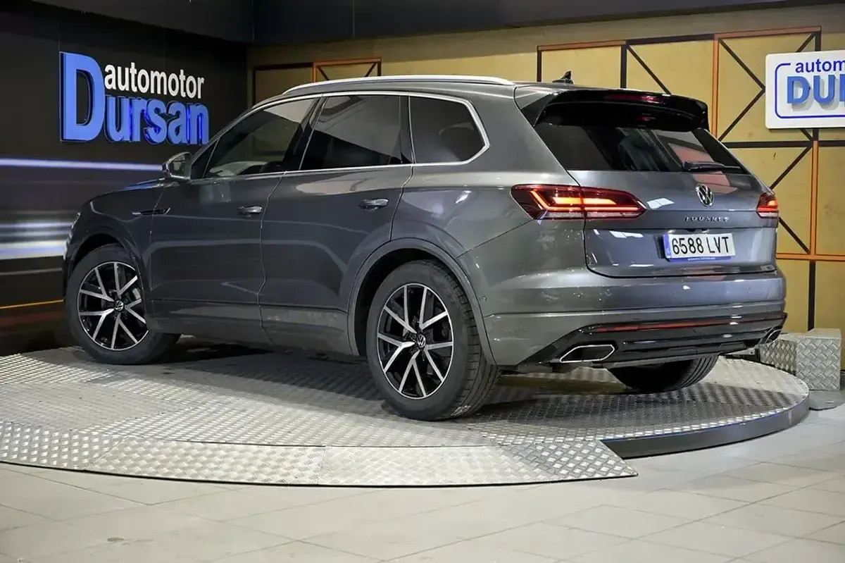 Usado VW Touareg 286 CV (210 kW) 2021 Gris SUV