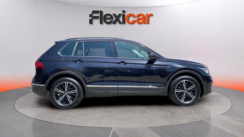 Usado VW Tiguan Life 150 CV (110 kW) 2021 Negro SUV