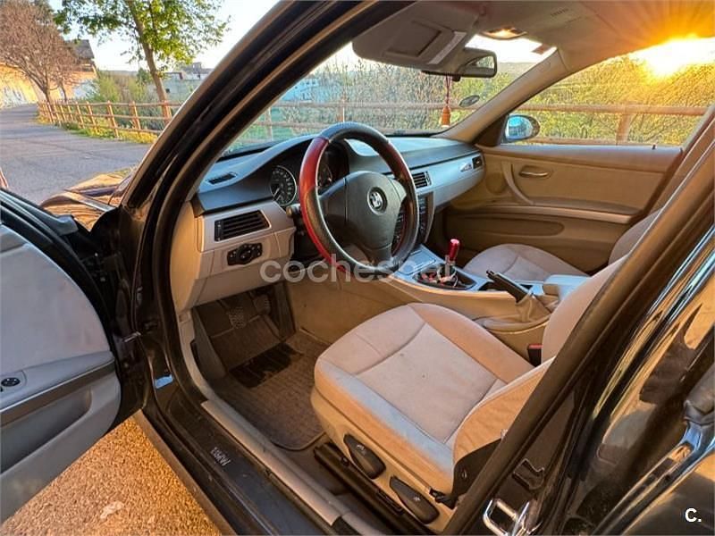 Usado BMW 318 Comfort Edition 122 CV (89 kW) 2006 Negro Berlina