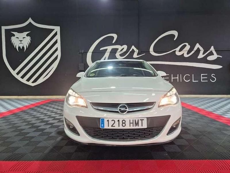 Usado Opel Astra Excellence 110 CV (80 kW) 2012 Blanco Utilitario