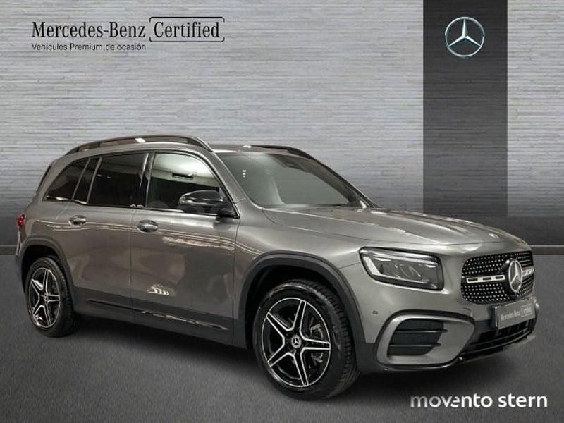 Käytetty Mercedes GLB200 163 HP (119 kW) 2025 Harmaa Katumaasturi