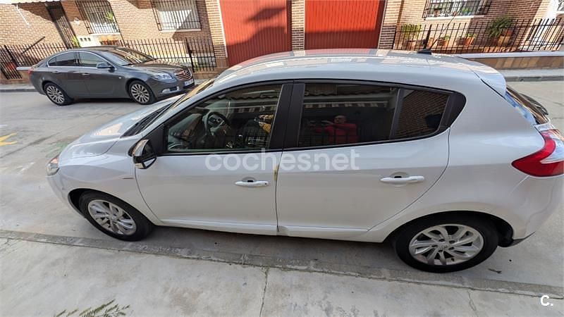 Usado Renault Mégane Intens 115 CV (84 kW) 2013 Blanco Berlina