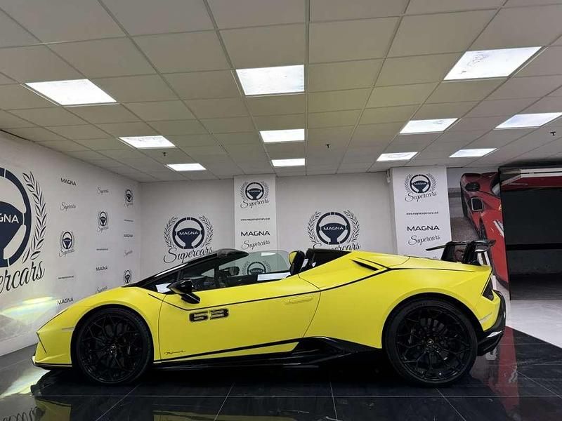 Usado Lamborghini Huracán 639 CV (469 kW) 2018 Amarillo Descapotable