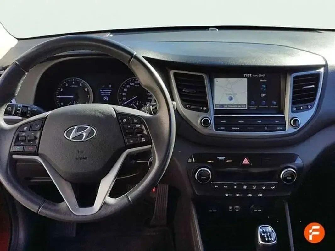 Usado Hyundai Tucson 132 HP (97 kW) 2018 Vermelho SUV