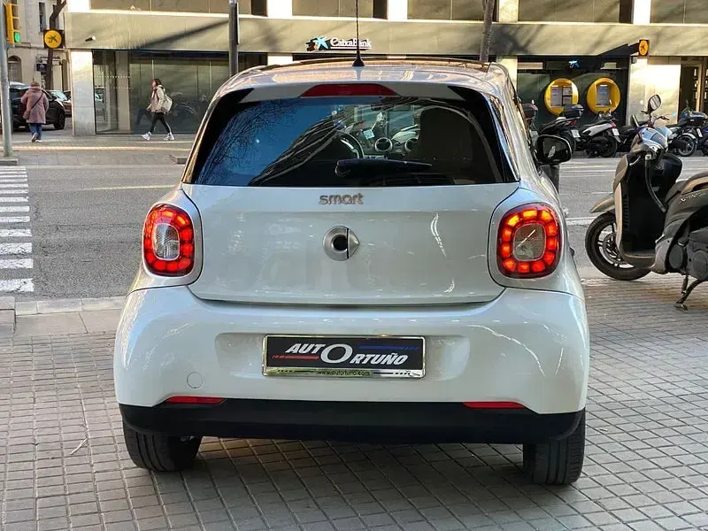 Usado Smart ForFour Passion 71 CV (52 kW) 2015 Blanco Utilitario