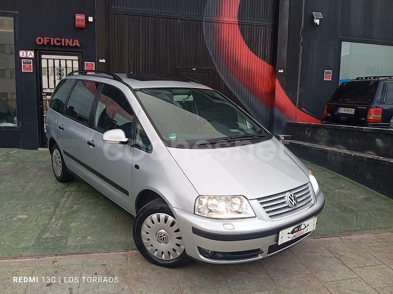 Gris / plata Usado 2007 VW Sharan Trendline Monovolumen | 6499 € - Imagen 1/4