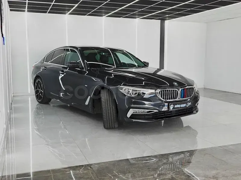 Usado BMW 520 Comfort Edition 190 CV (139 kW) 2018 Gris / plata Berlina