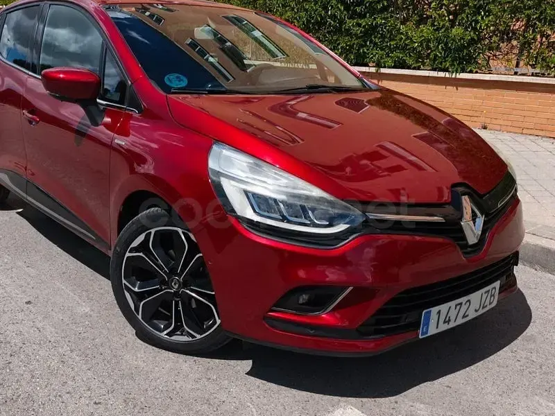 Usado Renault Clio IV 90 CV (66 kW) 2017 Granate Berlina