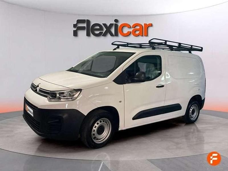 Usado Citroën Berlingo Feel 102 CV (75 kW) 2022 Blanco Monovolumen