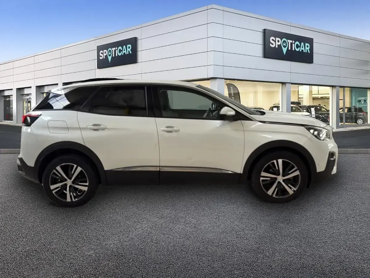 Usado Peugeot 3008 Allure 130 CV (95 kW) 2019 Blanco SUV