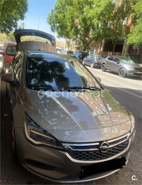 Gris / plata Usado 2017 Opel Astra Excellence Berlina | 7000 € (Buen precio) - Imagen 1/4