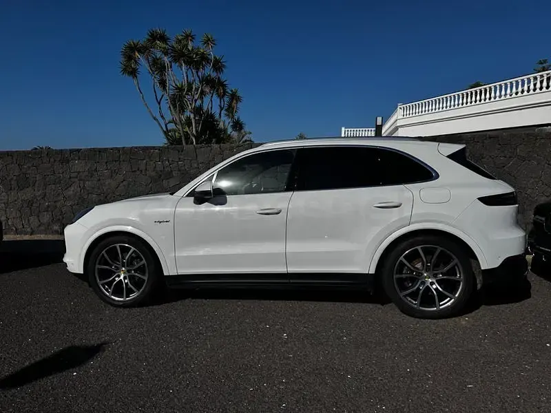 Usado Porsche Cayenne E-Hybrid 462 CV (339 kW) 2021 Blanco SUV