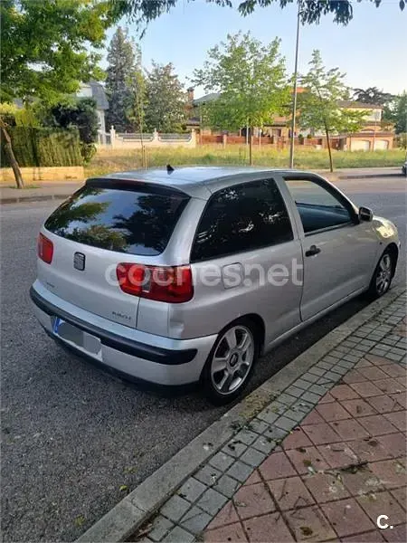 Usado Seat Ibiza 75 CV (55 kW) 2001 Blanco Utilitario