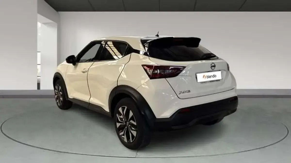 Usado Nissan Juke Acenta 114 HP (83 kW) 2022 Amarelo SUV